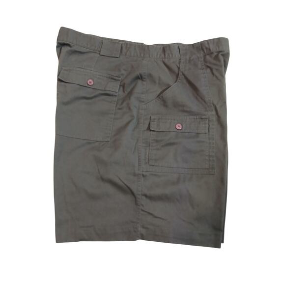 Wyndom Point Other - Vintage Windham Pointe Olive Shorts Size 44